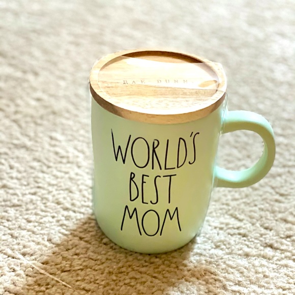 Rae Dunn Other - RAE DUNN world best mom mug with lid